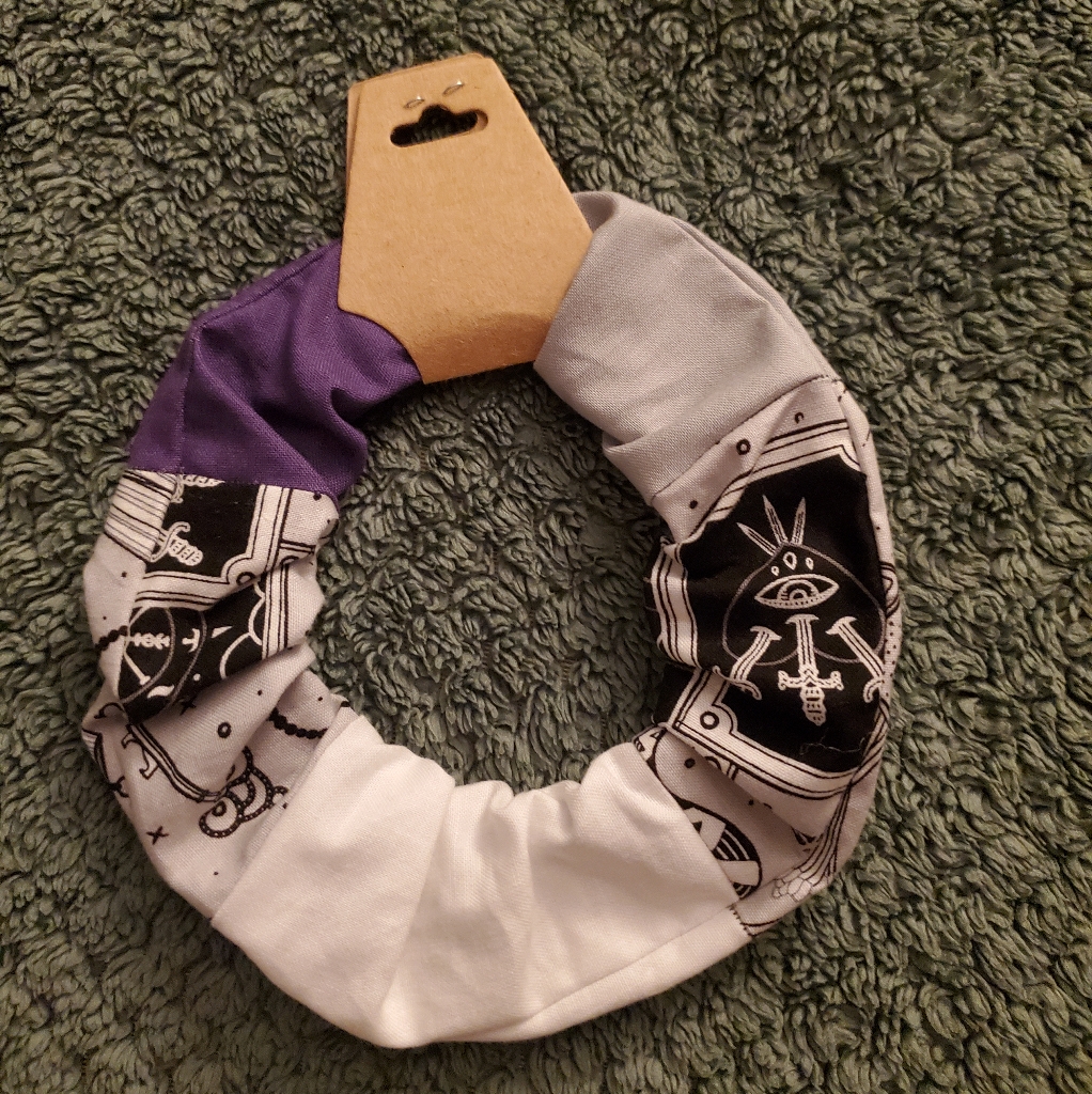 L Scrunchie